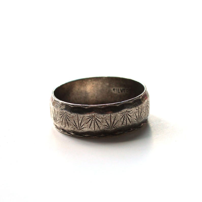 Vintage Sterling Silver Embossed Band UK W 1/2