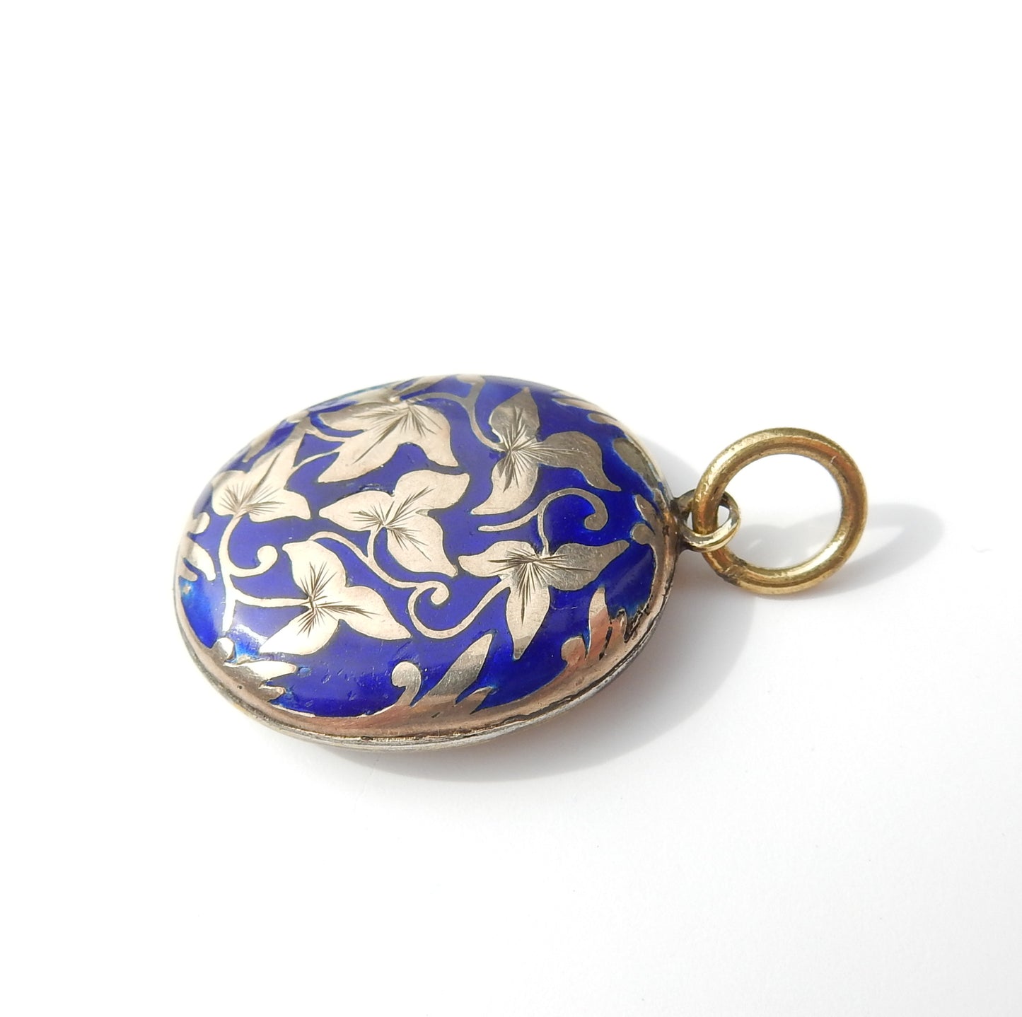 Victorian 9ct Gold Front Enamel Ivy Leaf Locket