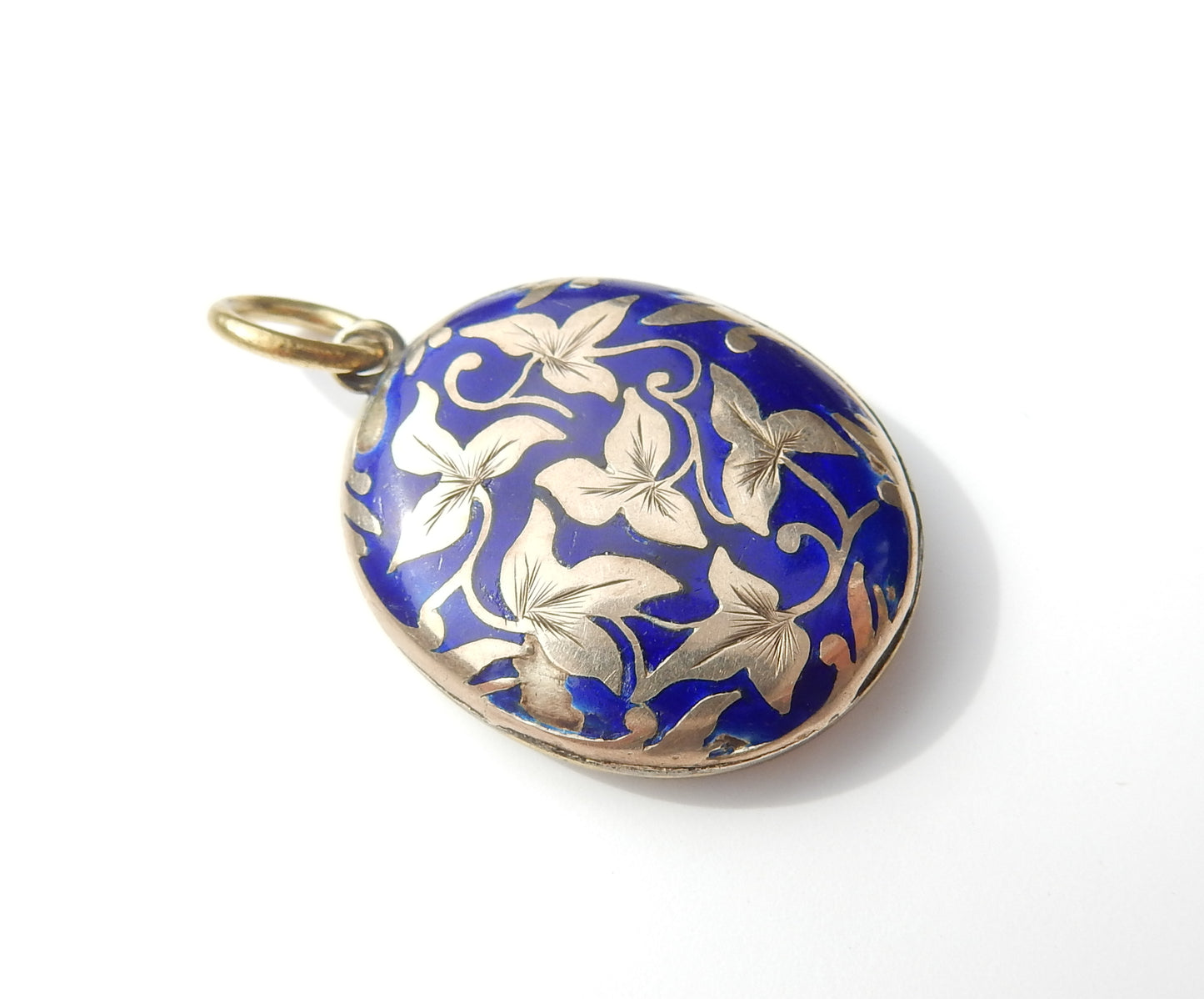Victorian 9ct Gold Front Enamel Ivy Leaf Locket