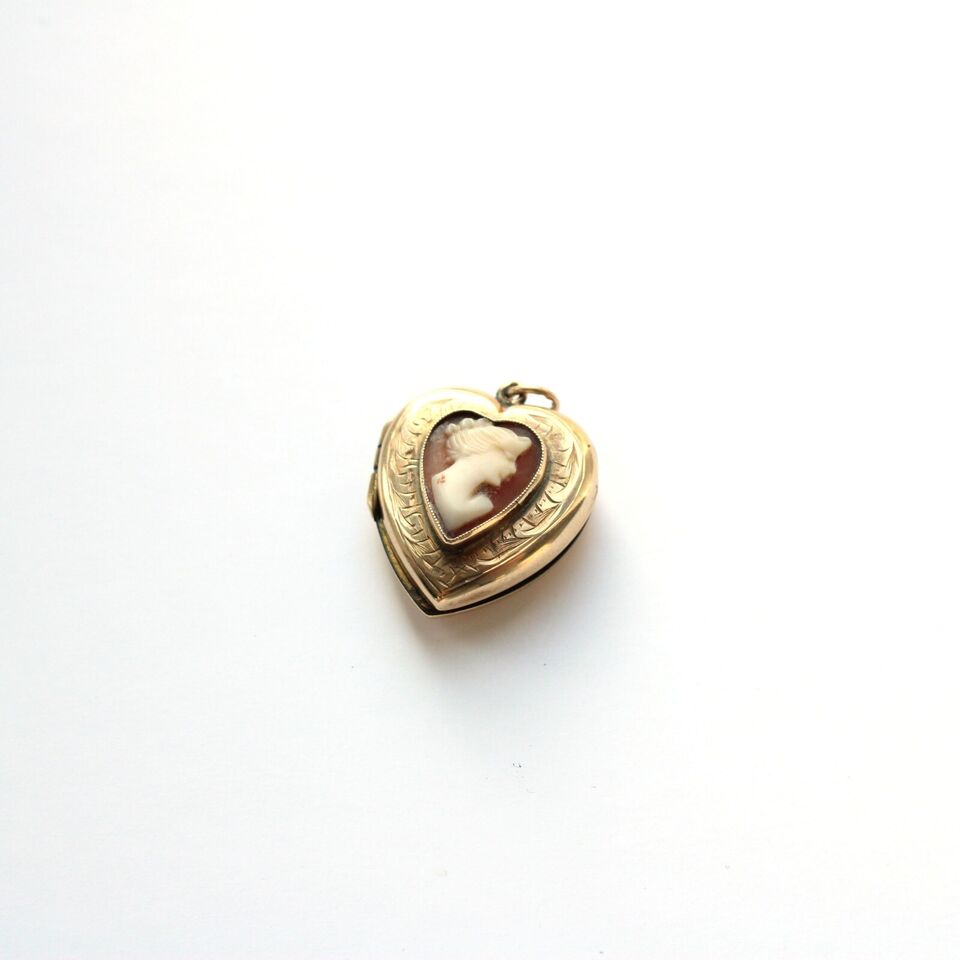 Antique 9ct Gold Back & Front Cameo Locket