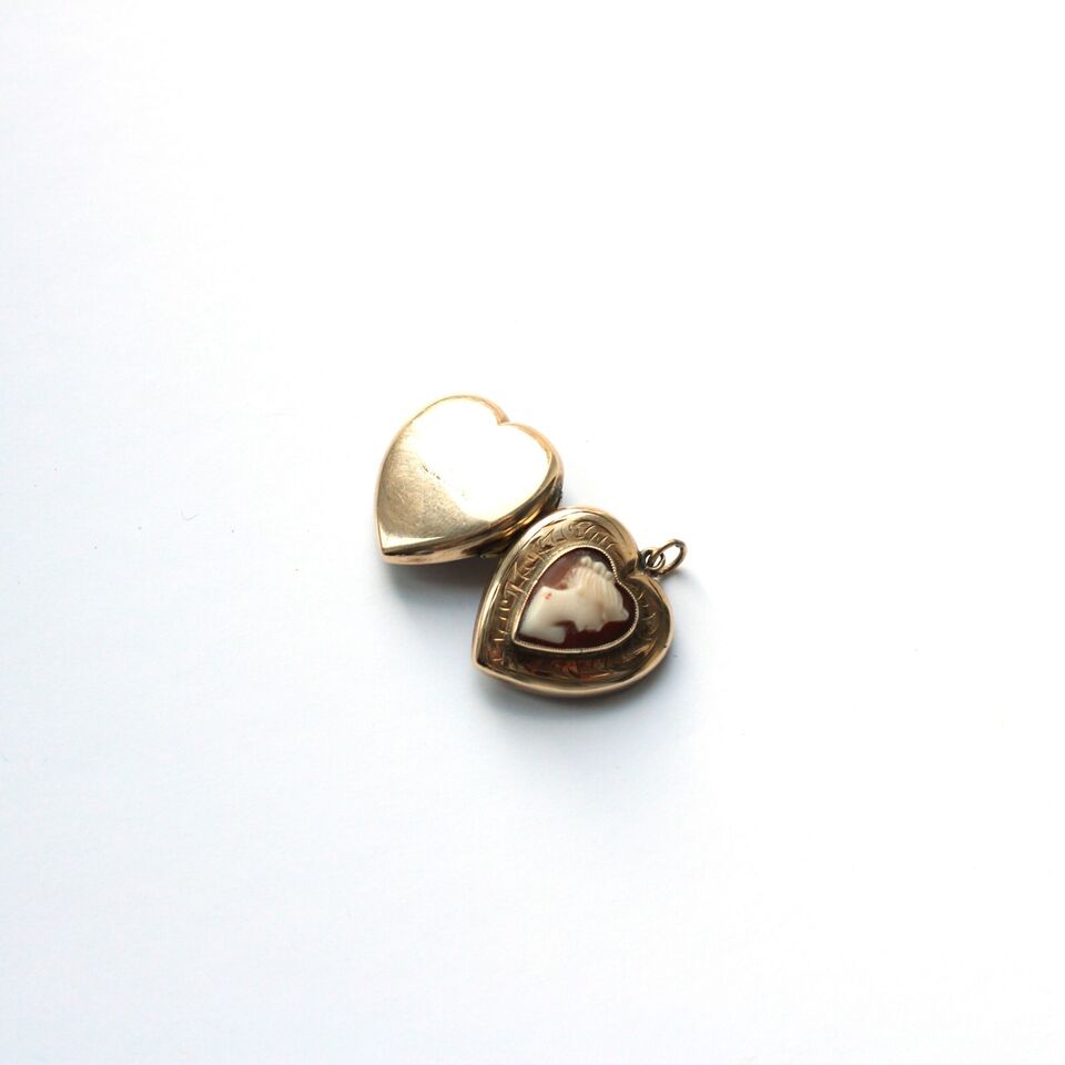 Antique 9ct Gold Back & Front Cameo Locket