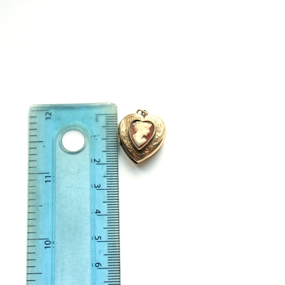 Antique 9ct Gold Back & Front Cameo Locket