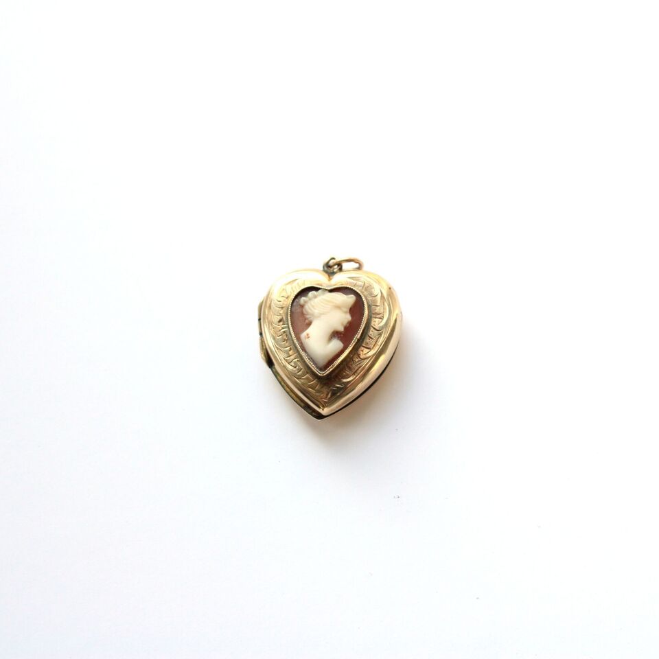 Antique 9ct Gold Back & Front Cameo Locket