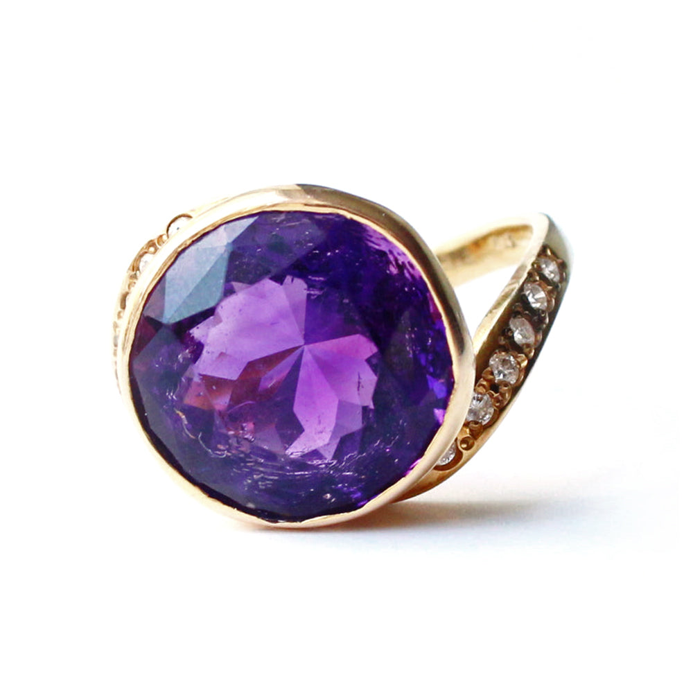 Unique 9ct Gold Amethyst & Diamond Ring