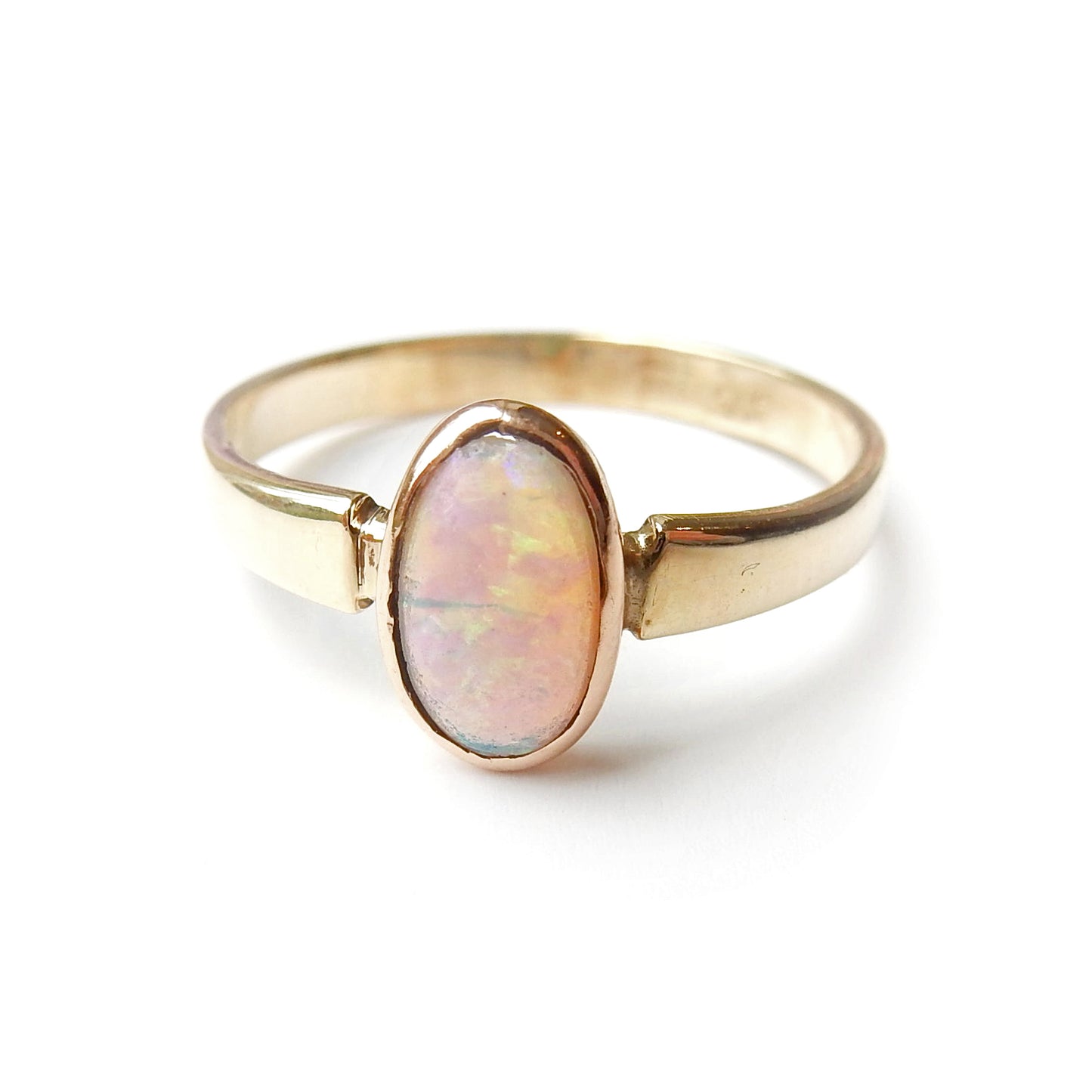 Vintage 9ct Gold Opal Solitaire Ring