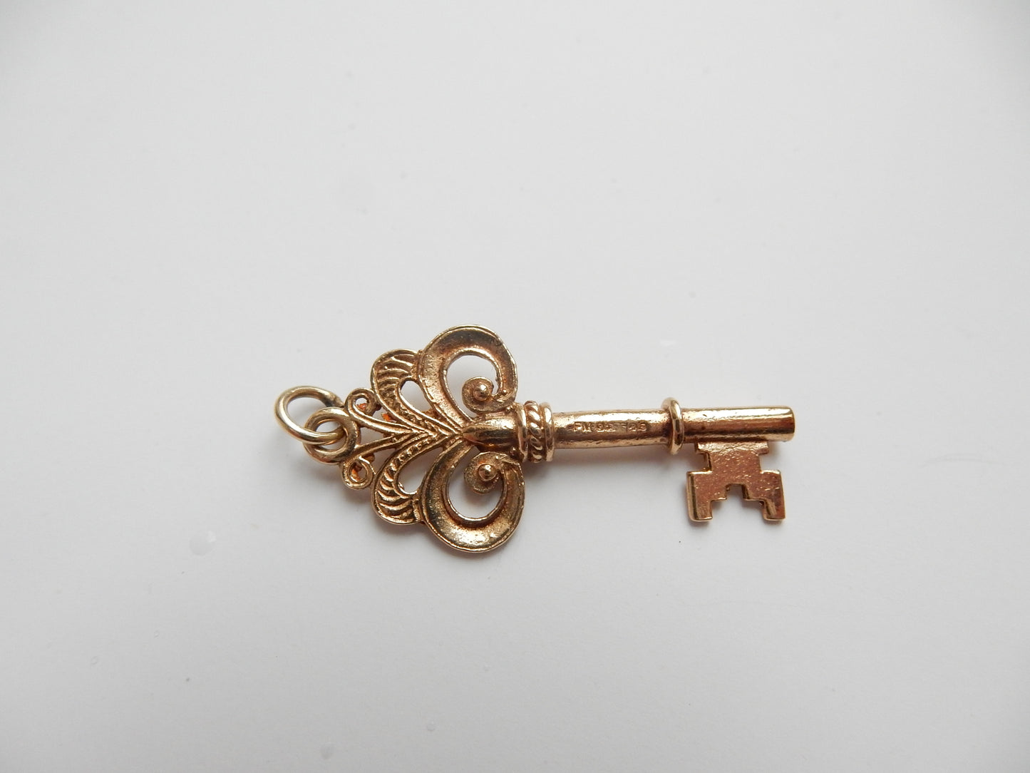 Vintage 9ct Gold Key Charm (2.1grams)