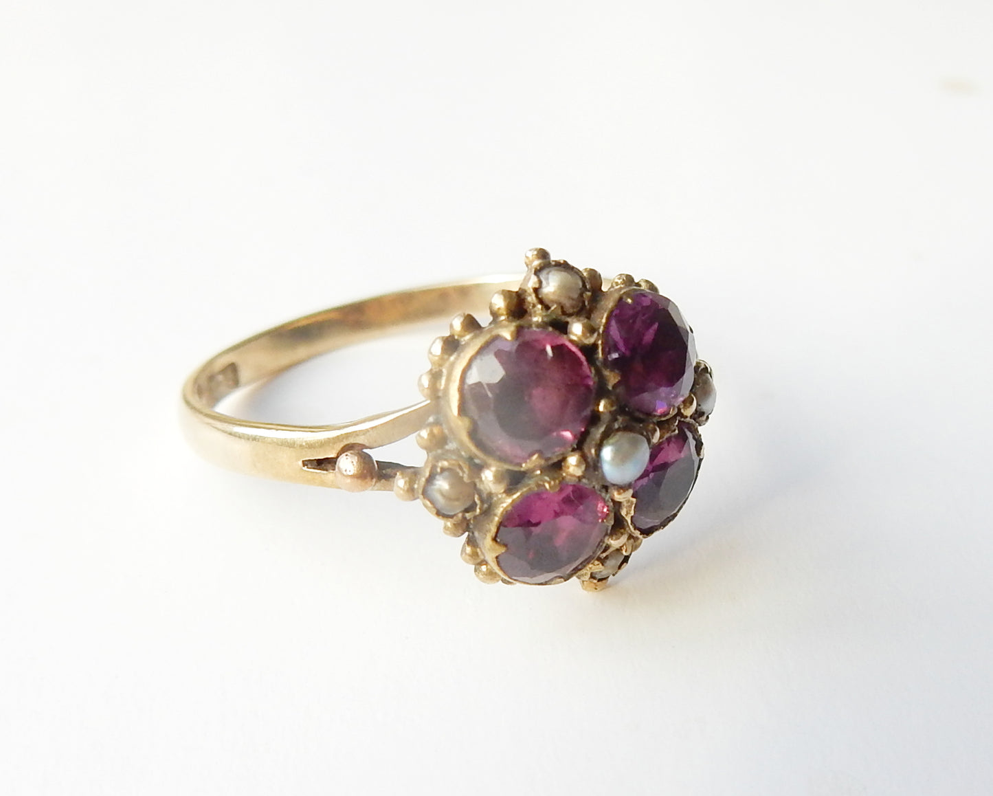 Antique 9ct Gold Almandine Garnet & Seed Pearl Petal Ring US Size 6 UK N