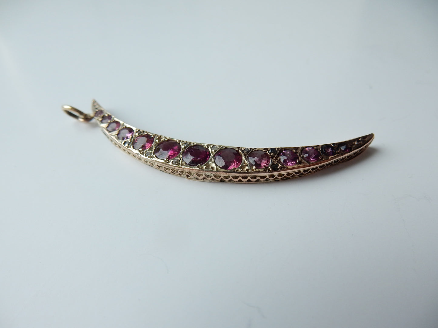 Antique 9ct Gold Garnet Moon Crescent Pendant