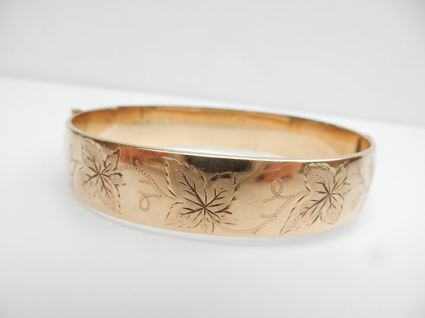 Antique 9ct Rolled Gold Engraved Ivy Leaf Bangle Bracelet