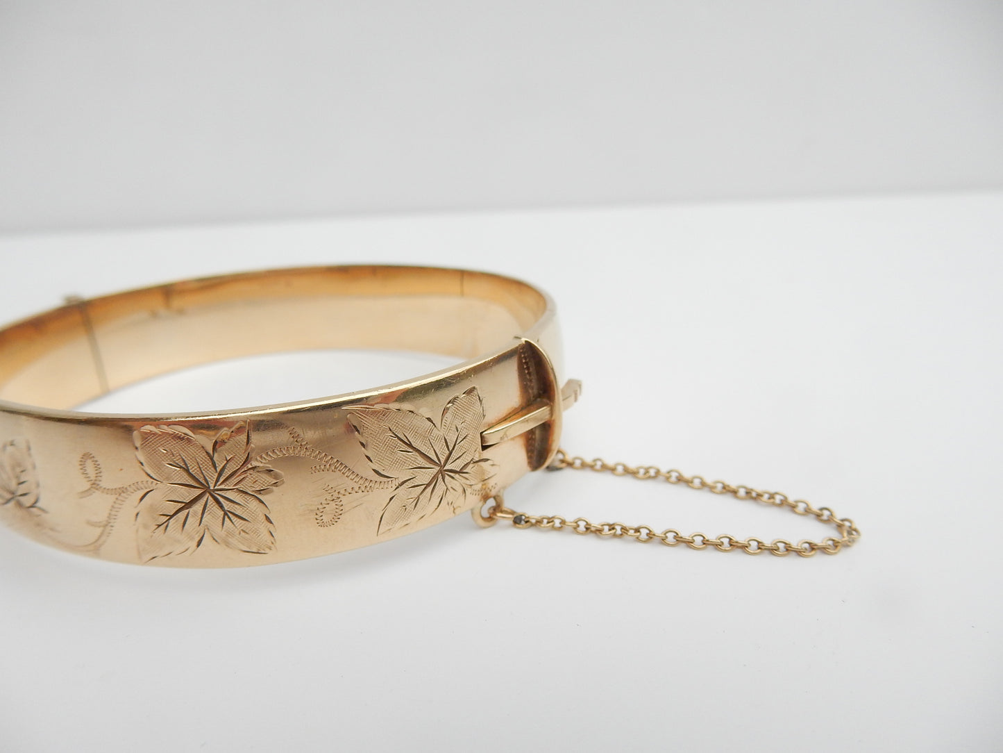 Antique 9ct Rolled Gold Engraved Ivy Leaf Bangle Bracelet