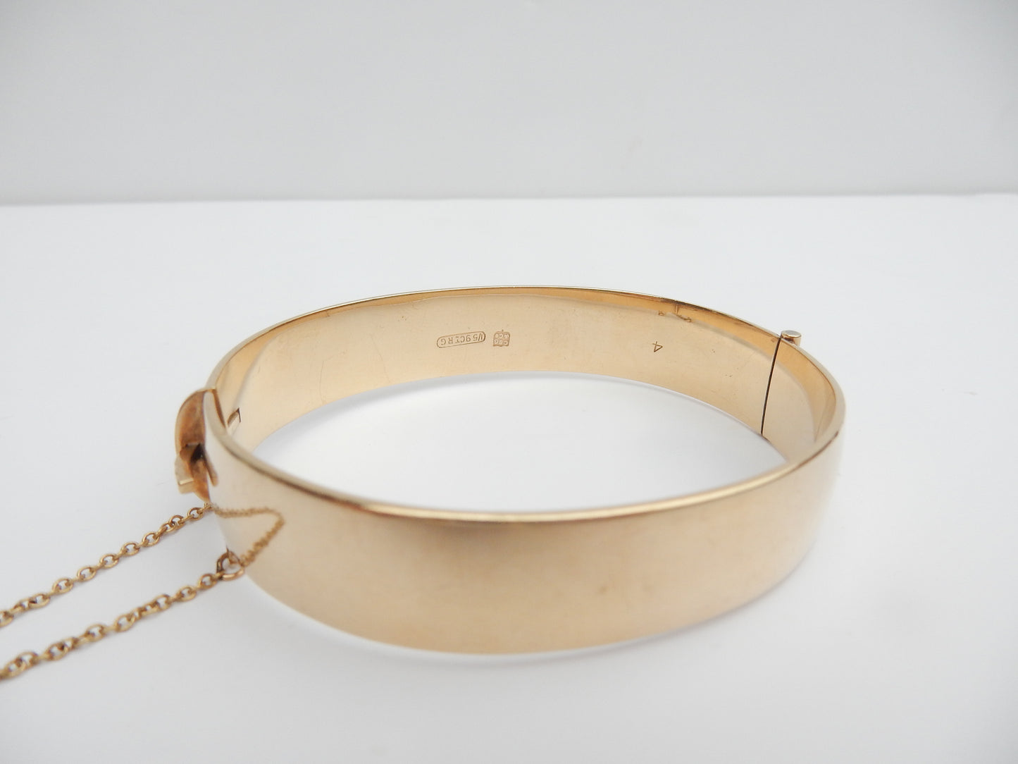 Antique 9ct Rolled Gold Engraved Ivy Leaf Bangle Bracelet
