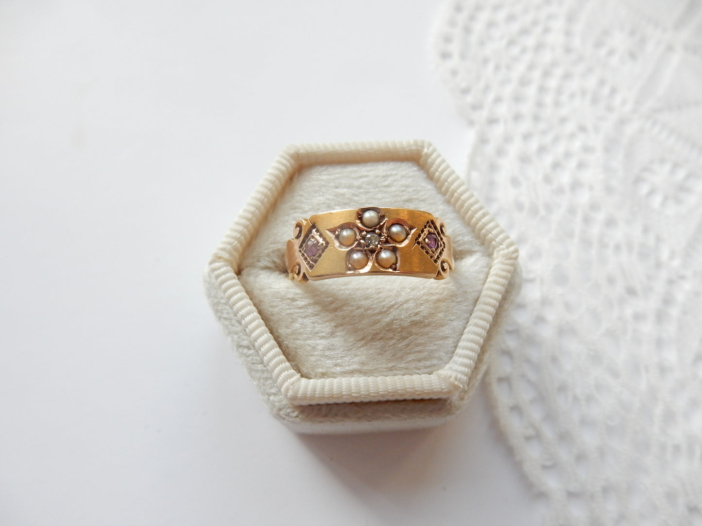 Early Victorian 15ct Gold Ruby Peridot & Seed Pearl Ring US Size 6.5 UK O