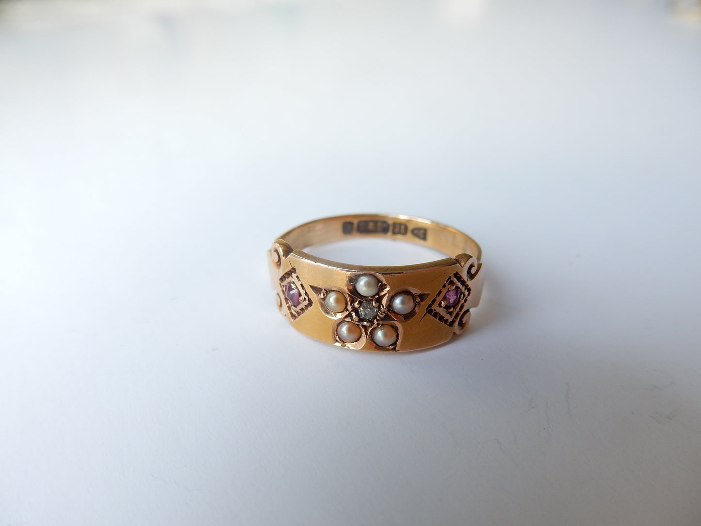 Early Victorian 15ct Gold Ruby Peridot & Seed Pearl Ring US Size 6.5 UK O