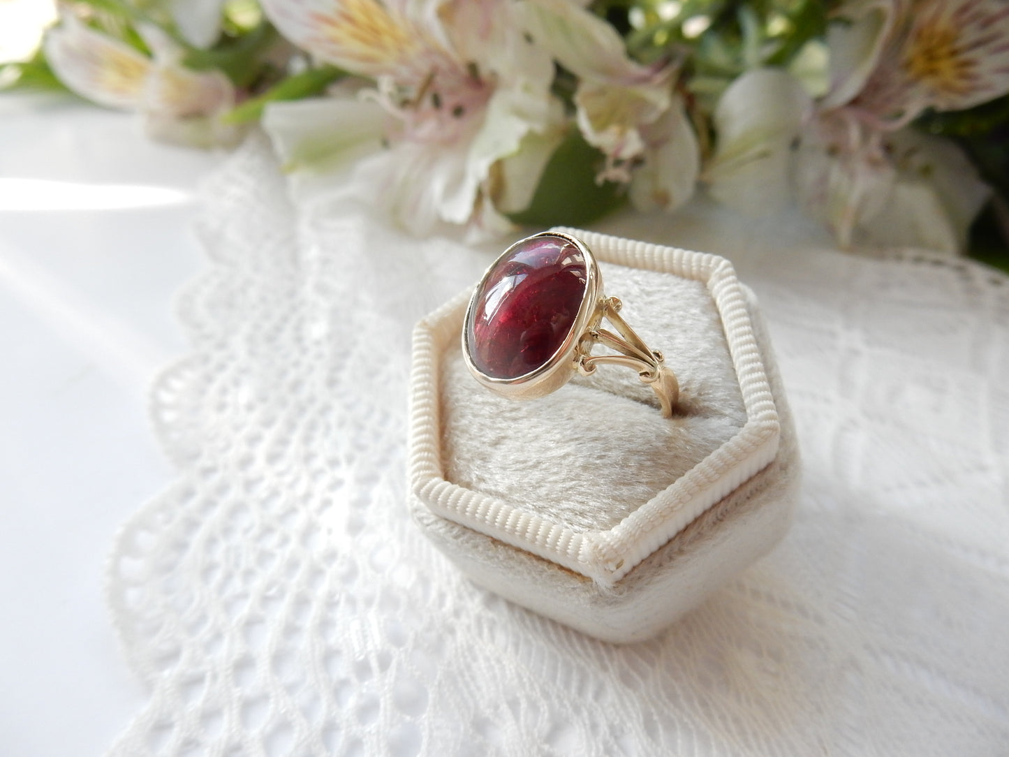 Antique 15ct Gold Garnet Cabochon Ring US Size 6 3/4 UK O