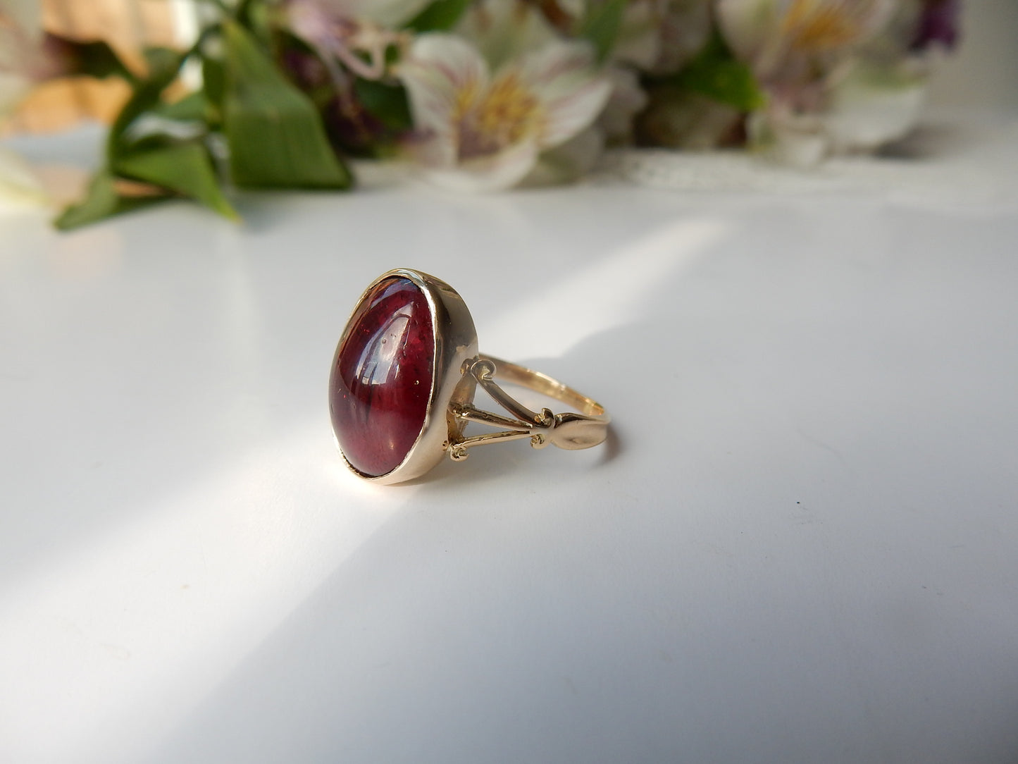 Antique 15ct Gold Garnet Cabochon Ring US Size 6 3/4 UK O