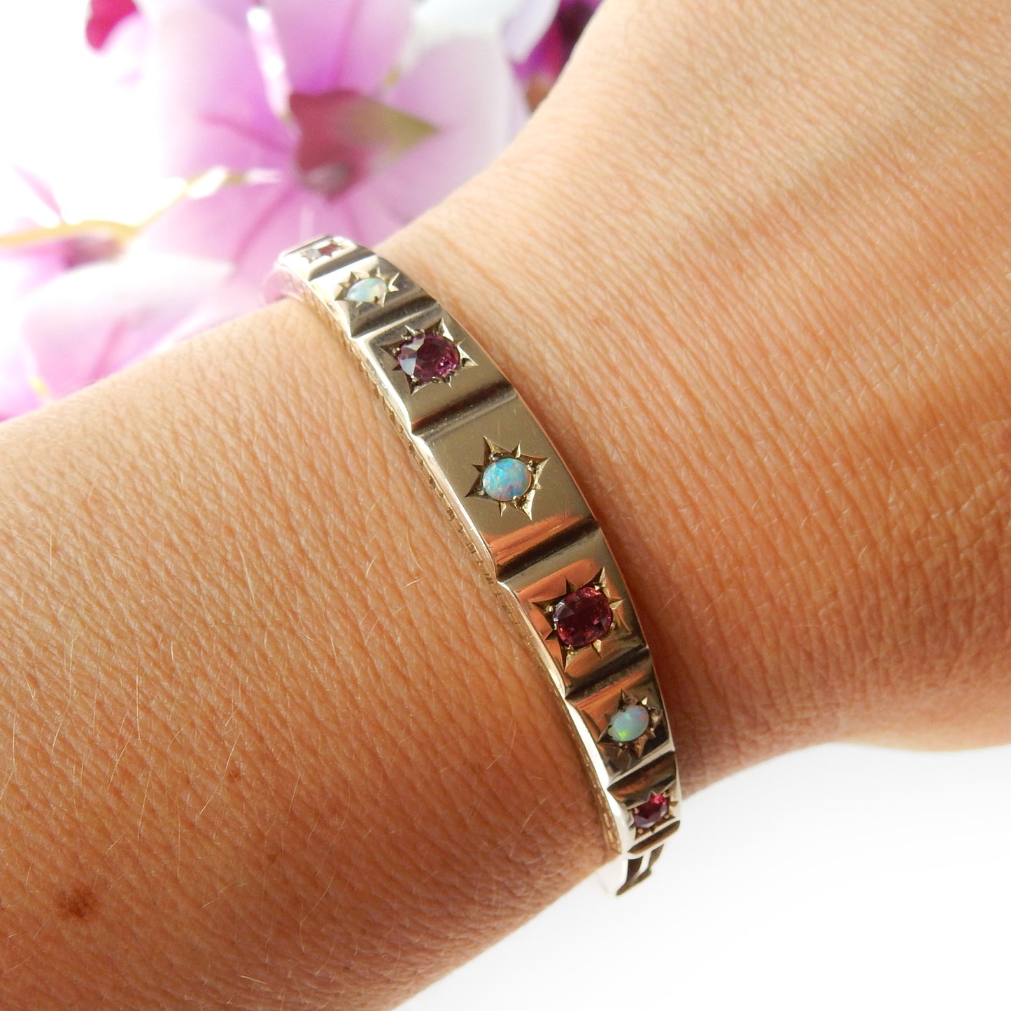 Victorian 9ct Gold Opal & Ruby Starburst Bangle Bracelet 5 3/4" (10.7grams)