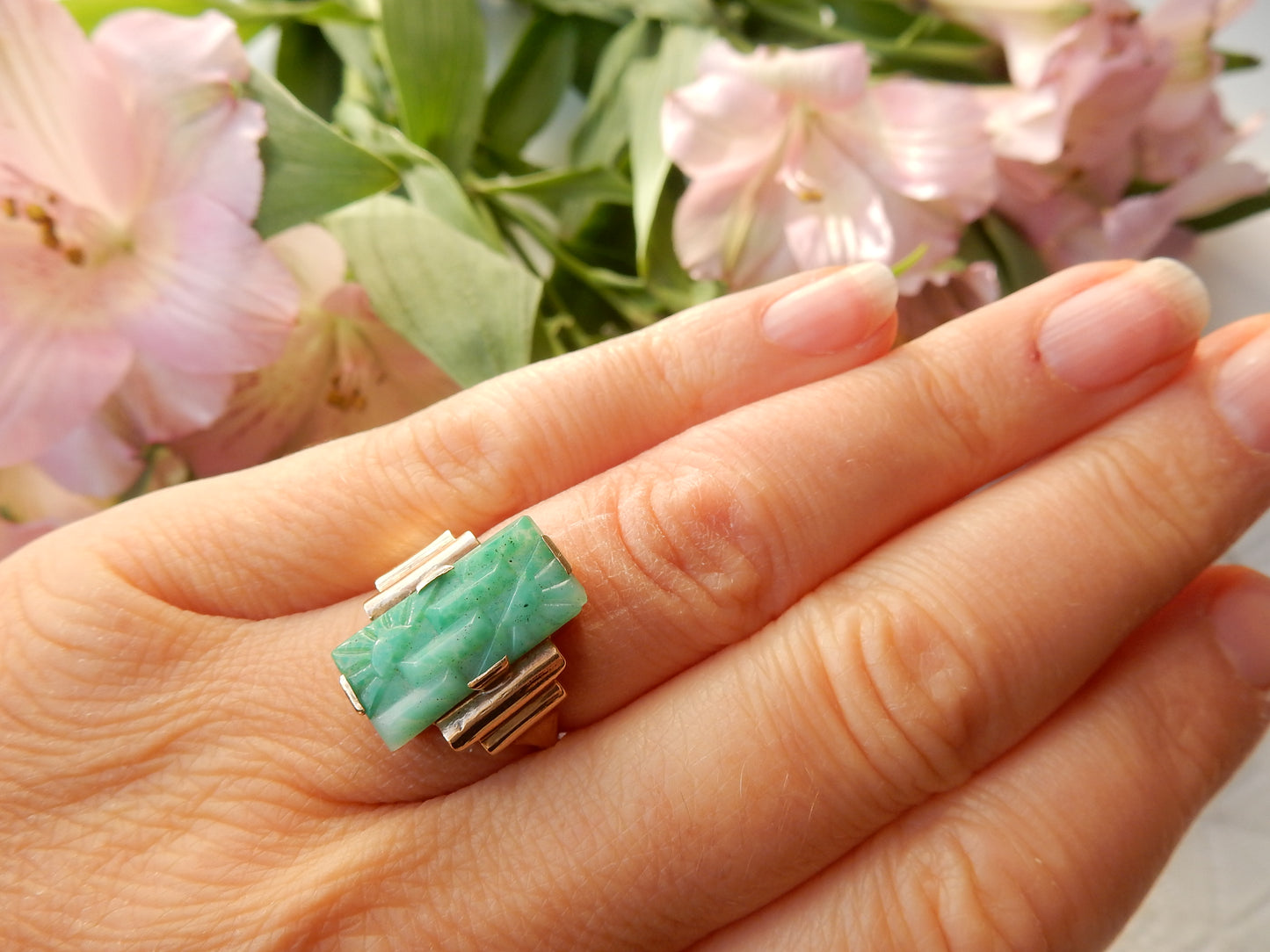Art Deco 9ct Gold Carved Jade Ring US Size 6 UK N