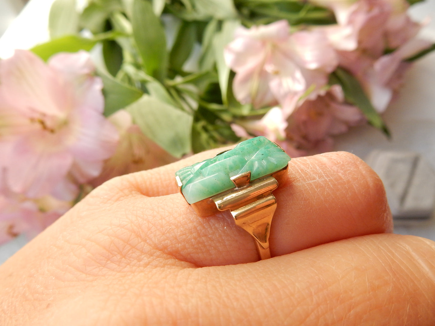 Art Deco 9ct Gold Carved Jade Ring US Size 6 UK N