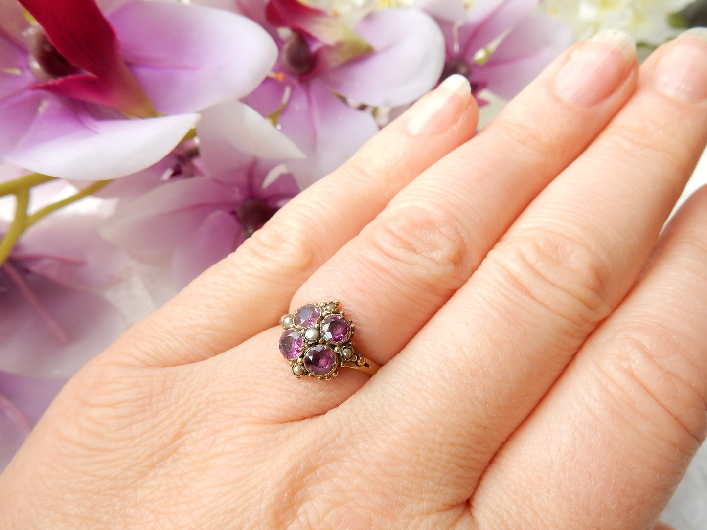 Antique 9ct Gold Almandine Garnet & Seed Pearl Petal Ring US Size 6 UK N