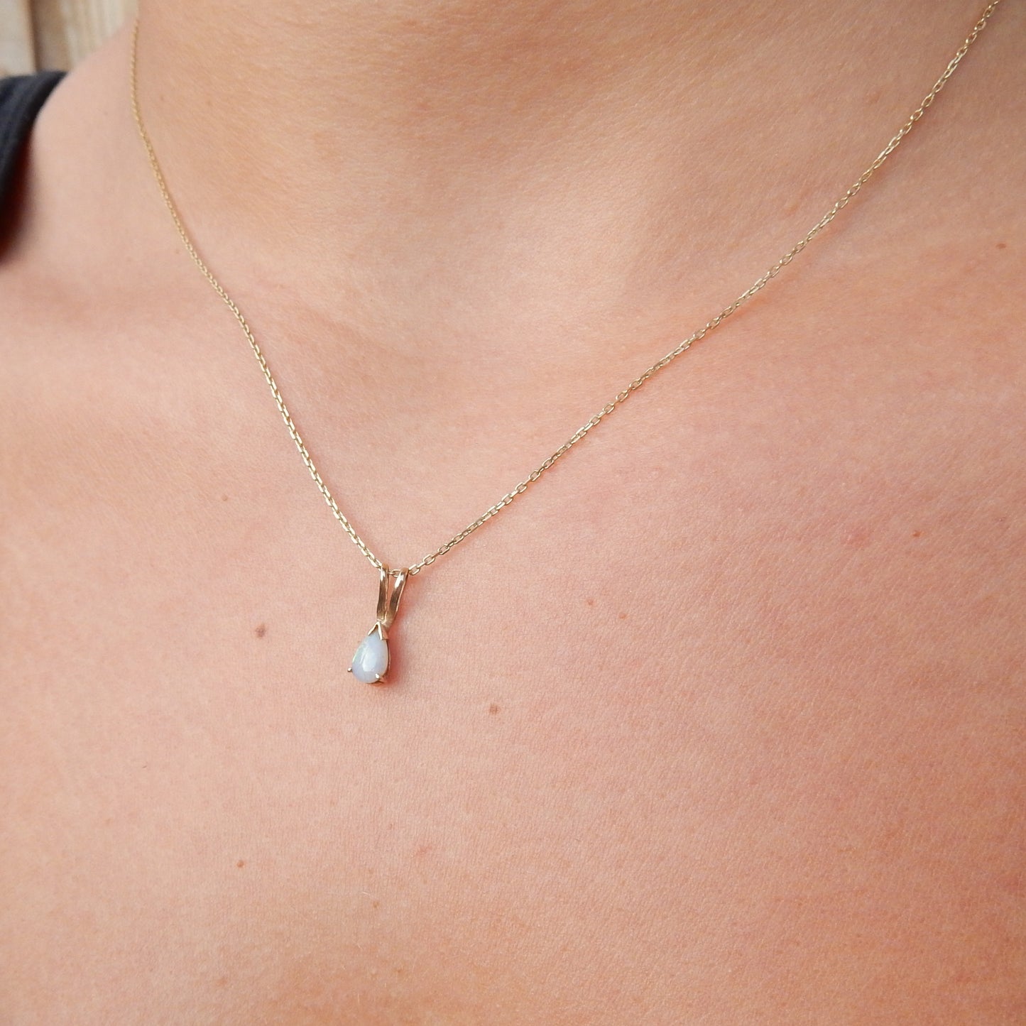 Vintage 9ct Gold Opal Pendant