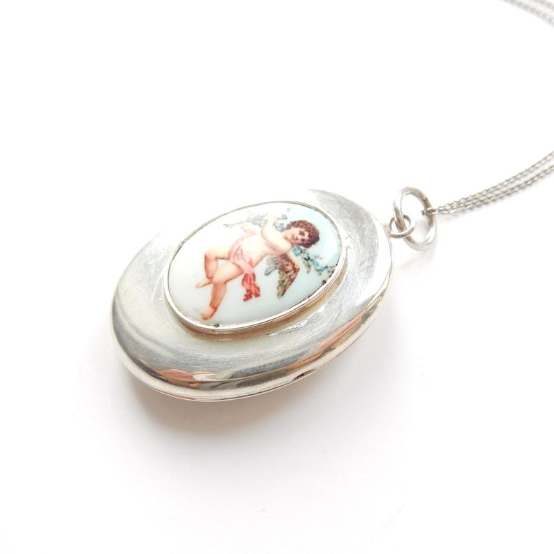 Vintage Sterling Silver Cherub Locket Necklace Keepsake Jewelery
