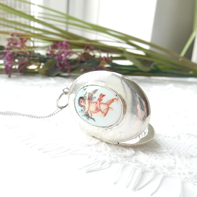 Vintage Sterling Silver Cherub Locket Necklace Keepsake Jewelery