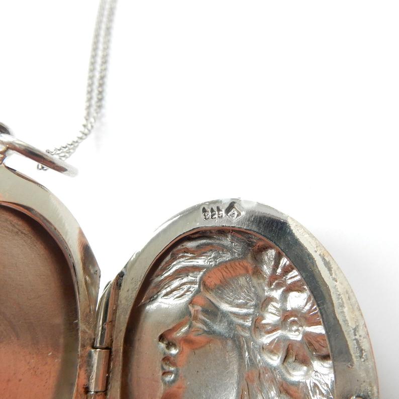 Vintage Sterling Silver Cherub Locket Necklace Keepsake Jewelery