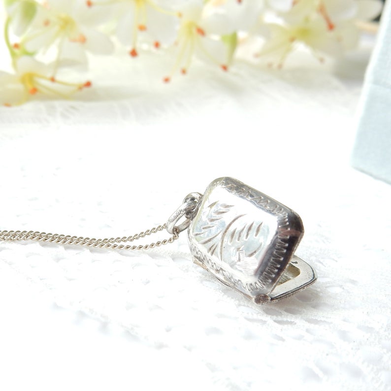 Vintage Sterling Silver Engraved Photo Locket Necklace