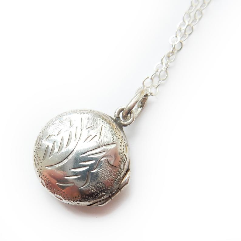 Vintage Sterling Silver Dainty Circle Locket Necklace