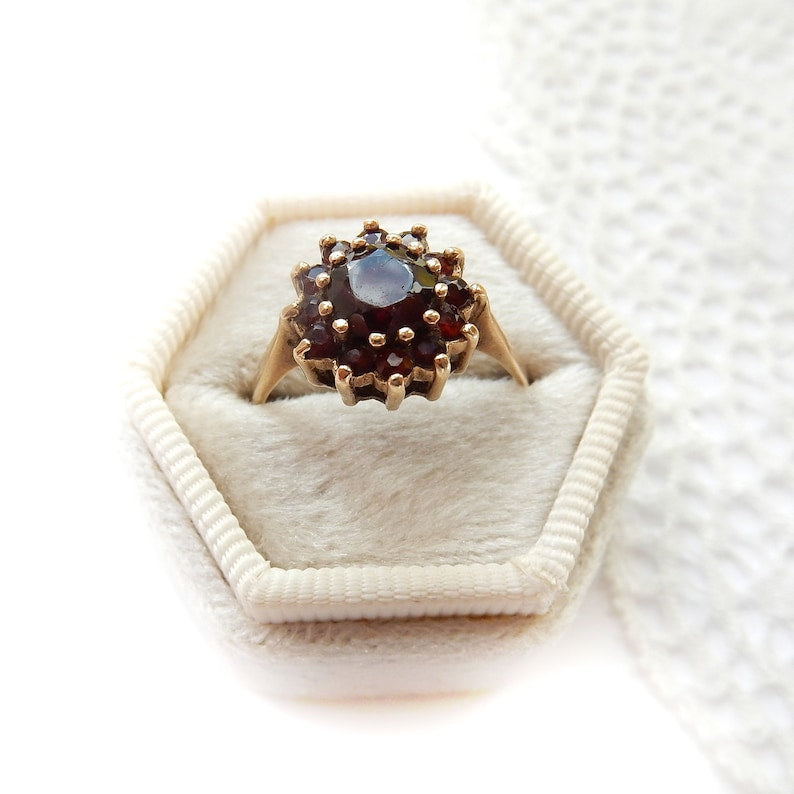 Vintage 9 Carat Gold Garnet Daisy Ring US Size 7