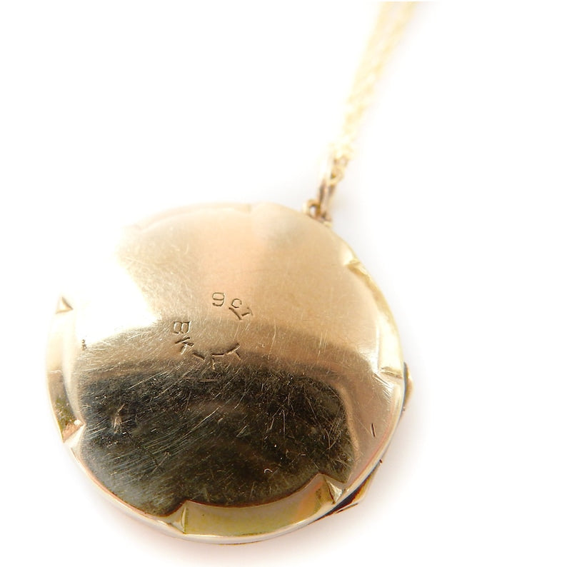 Vintage 9ct Gold Back & Front Circle Locket Necklace