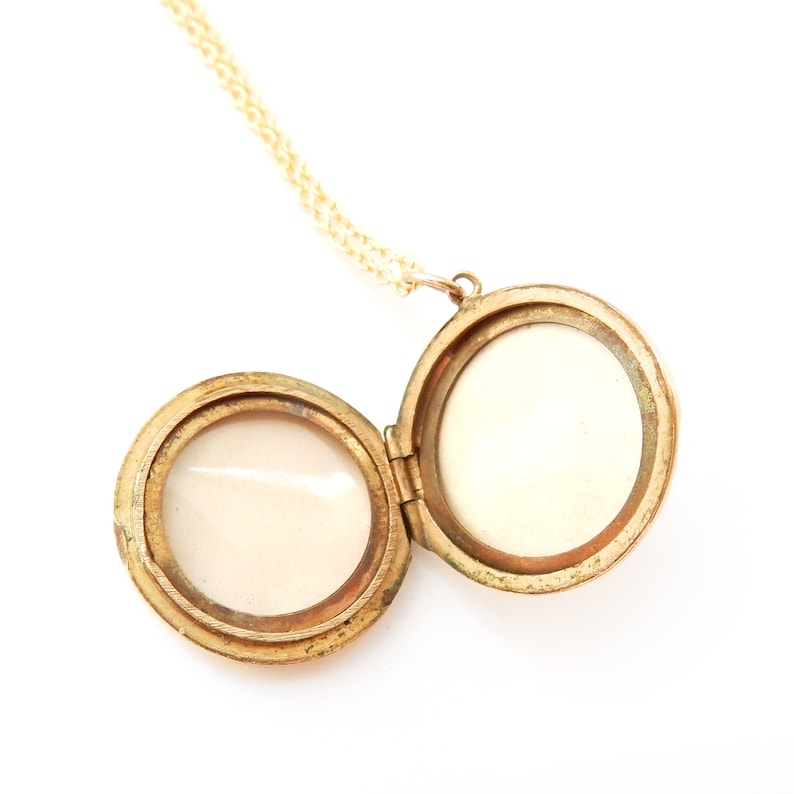 Vintage 9ct Gold Back & Front Circle Locket Necklace