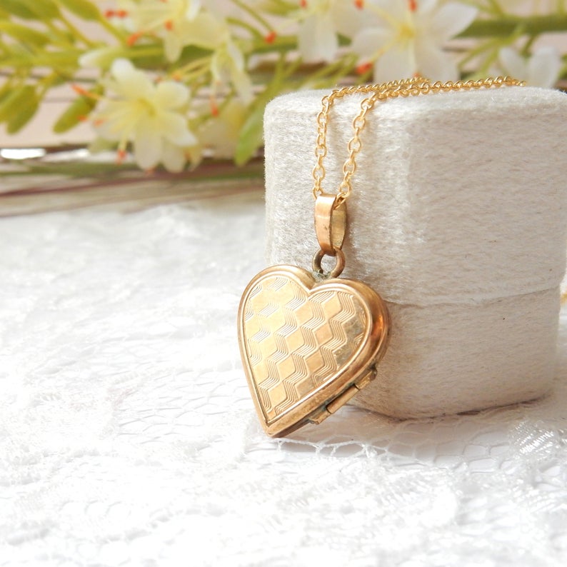 Vintage Rolled Gold Heart Locket Necklace Photo Locket