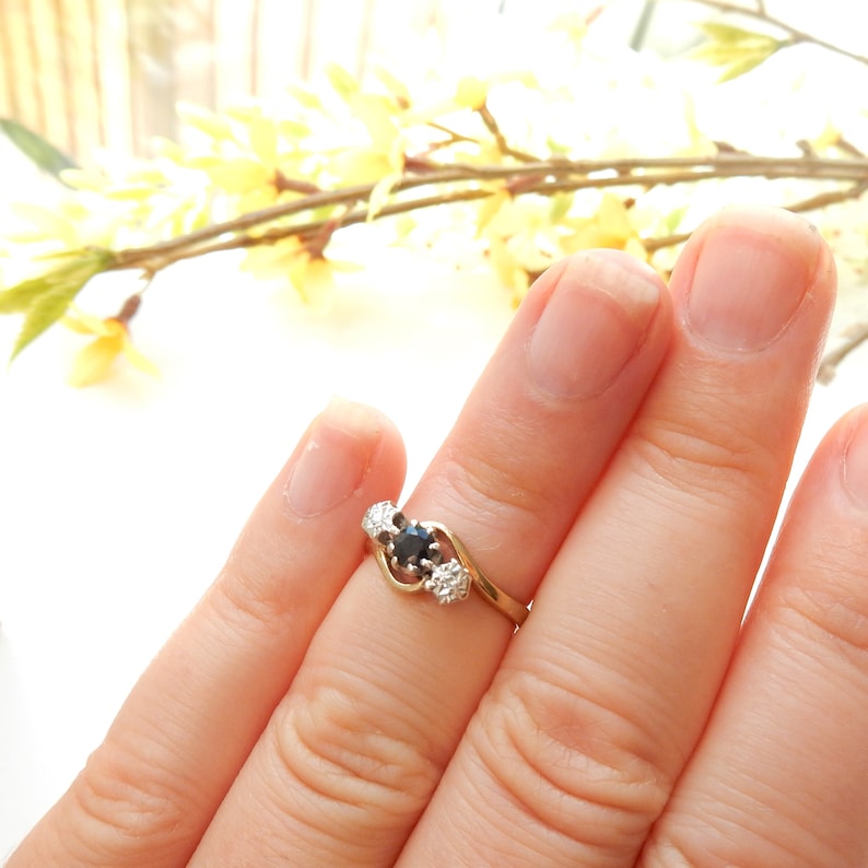 Vintage 9 ct Gold Sapphire & Diamond Toi et Moi Ring US Size 5 UK L