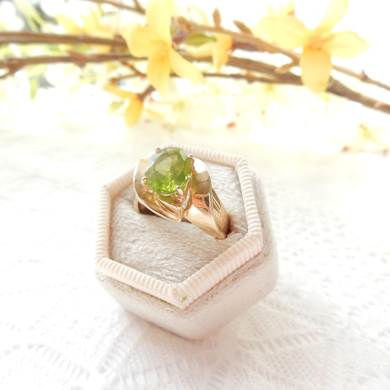 Vintage Modernist 10k Gold Lime Green Spinel Ring US Size 5 UK O