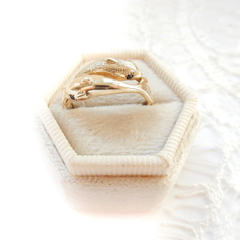 Vintage 9ct Gold Sapphire Dolphin Ring Size 6