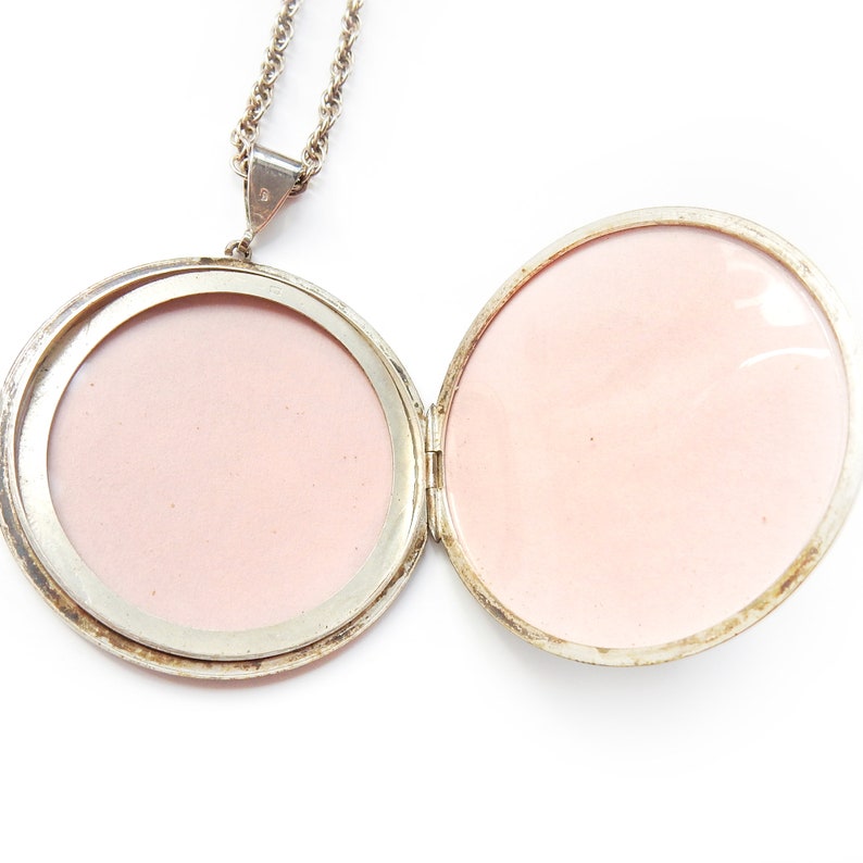 Large Vintage 1960s Sterling Silver Locket & Chain (35grams)