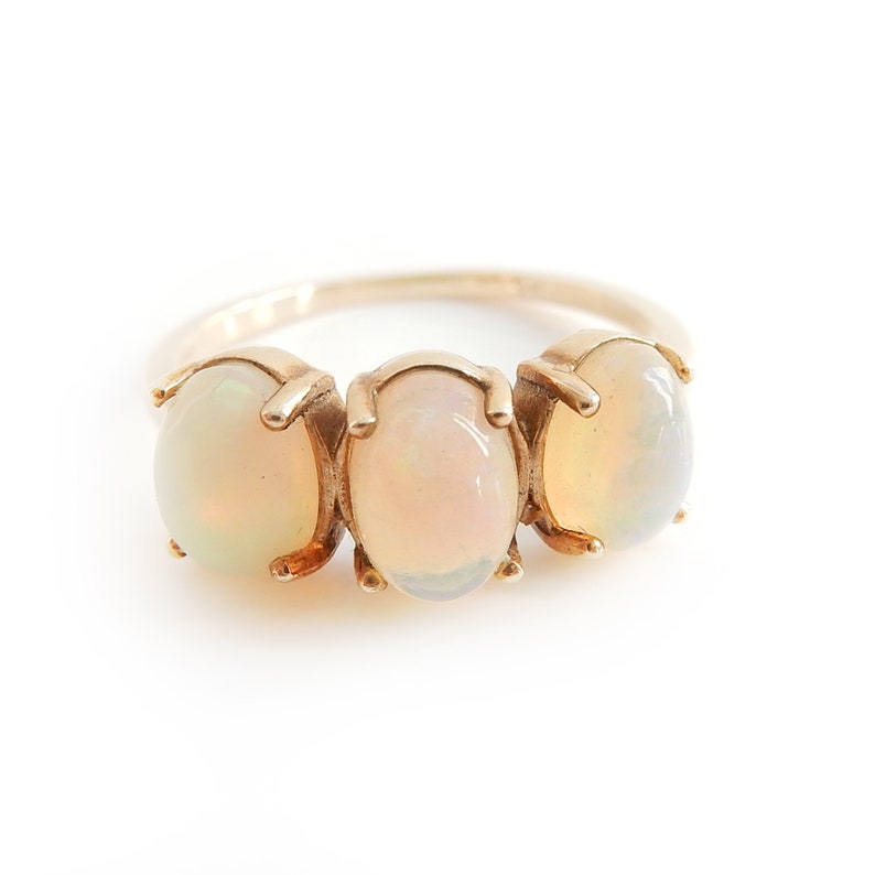 Vintage 9k Gold Opal Trilogy Ring Size 7