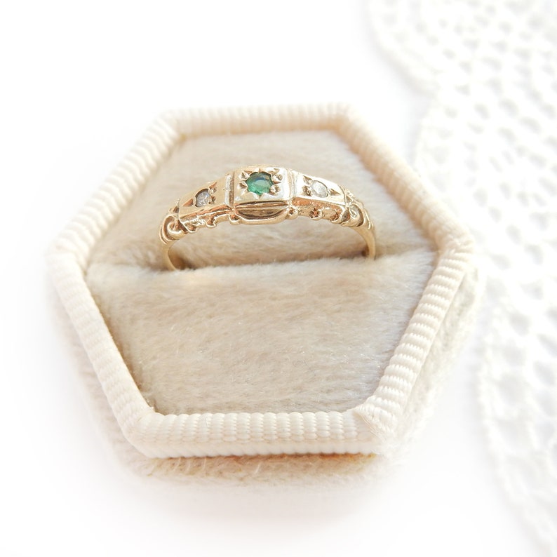 Victorian 9ct Gold Emerald & Diamond Gypsy Ring Size 5