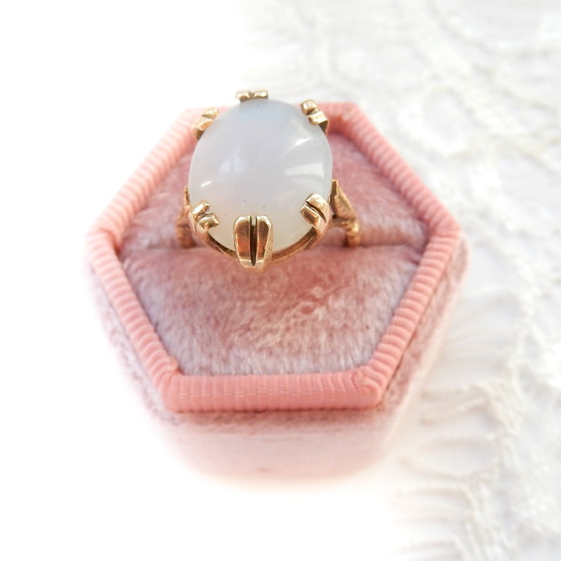Victorian 9ct Gold Opaline Glass Ring Size 3.5