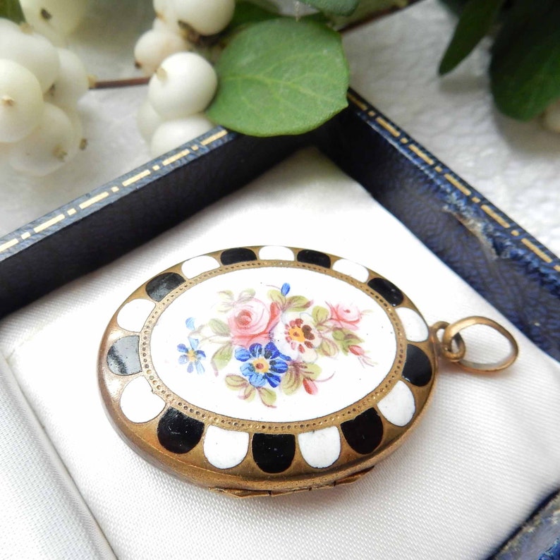 Victorian Goldplated Enamel Flower Bouquet Locket