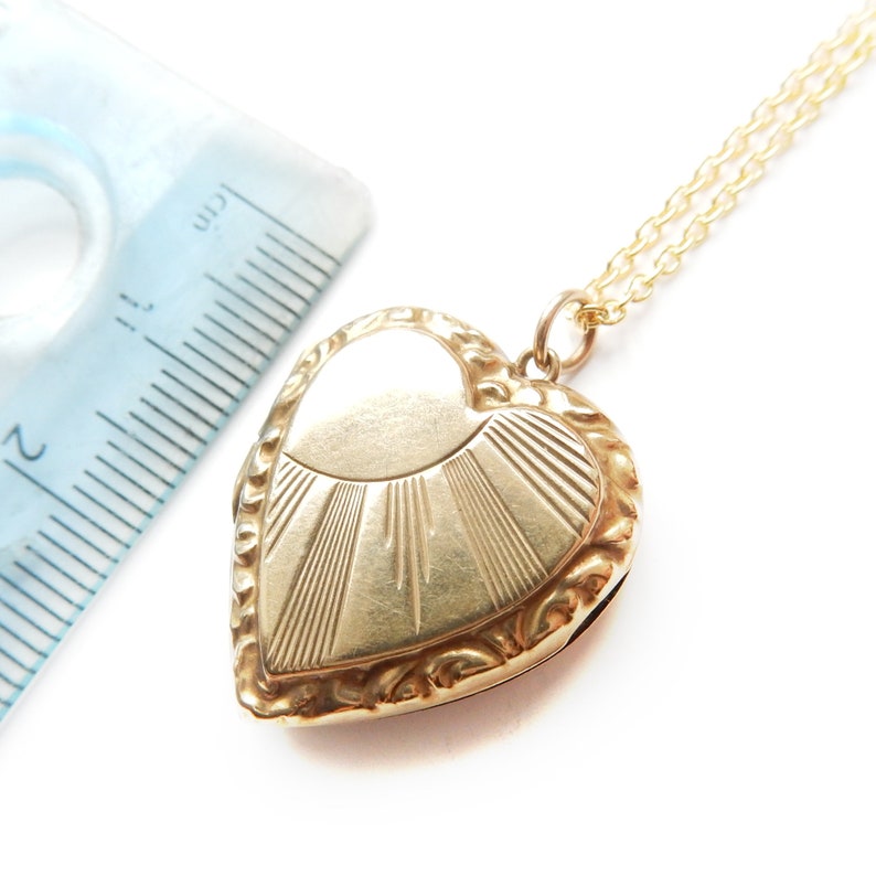 Vintage 9ct Gold Back & Front Sunburst Heart Locket & Chain