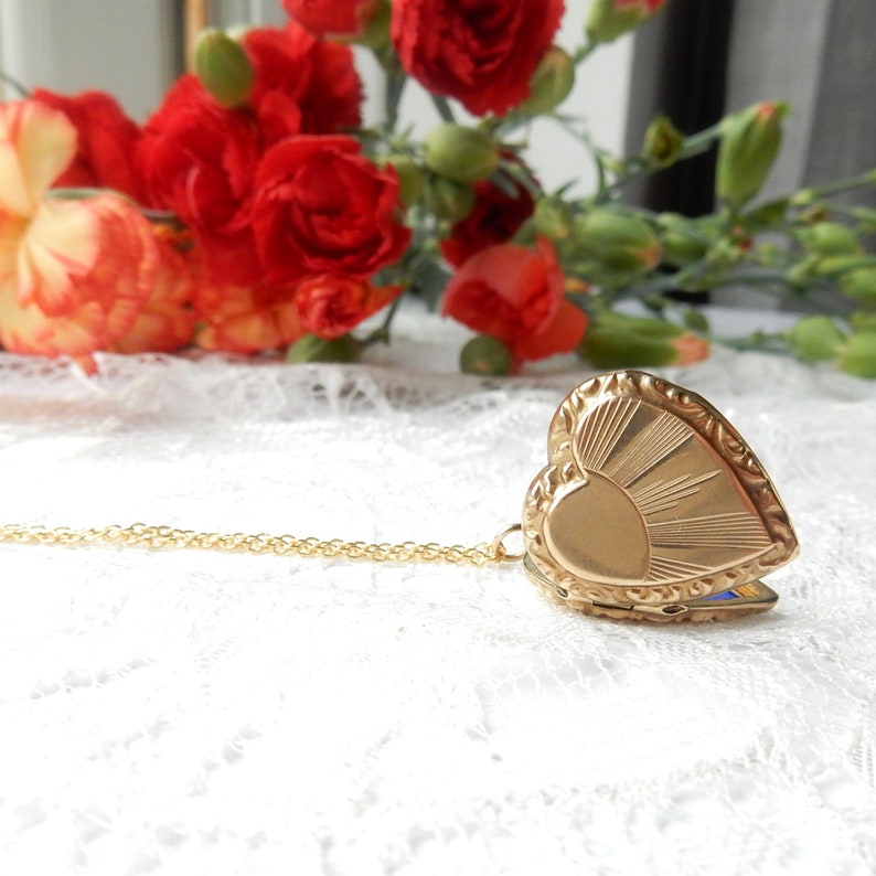 Vintage 9ct Gold Back & Front Sunburst Heart Locket & Chain
