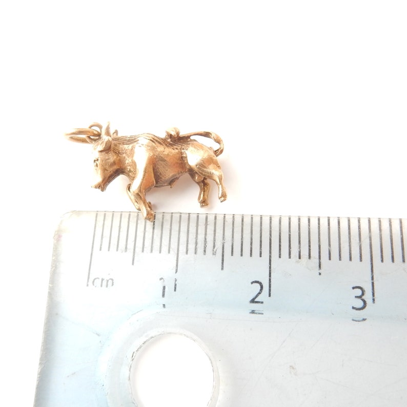 Antique 9ct Gold Bull Ox Charm (2.8grams)