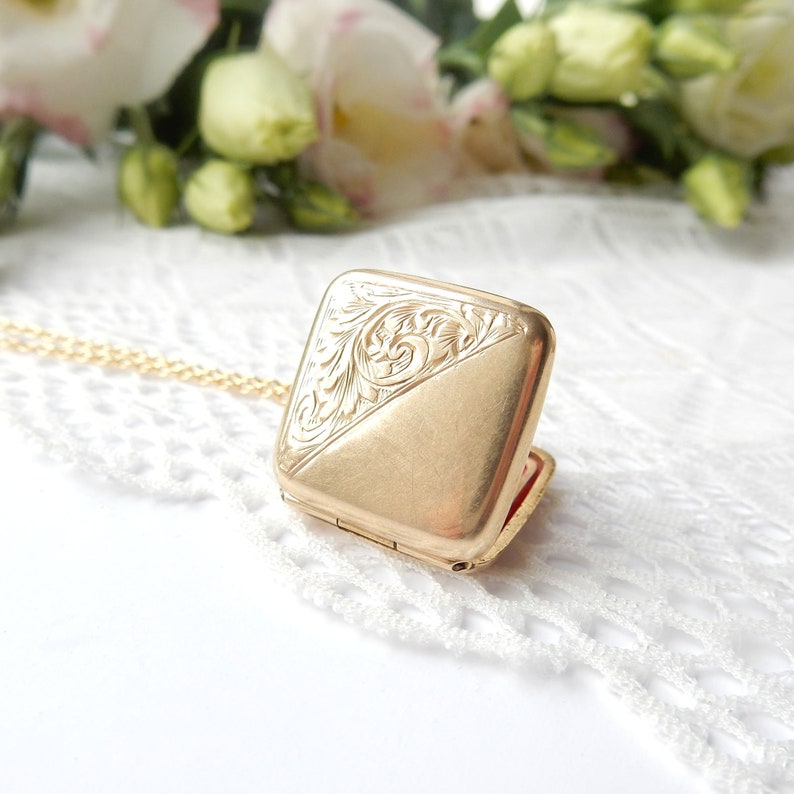 Vintage 9ct Gold Back & Front Diamond Locket & Chain
