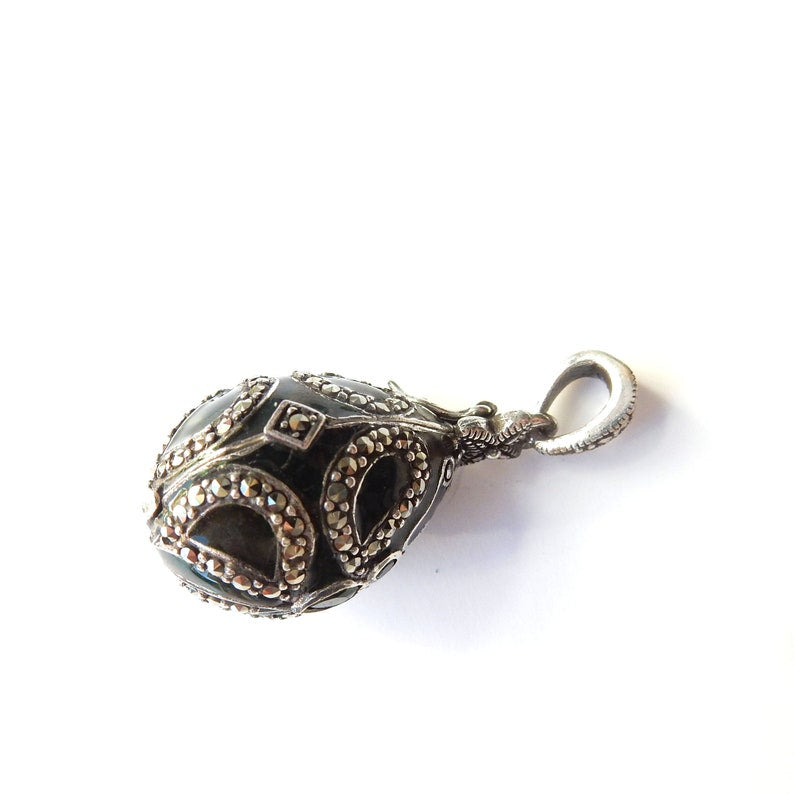 Vintage Sterling Silver Emerald Green Enamel Egg Locket Pendant