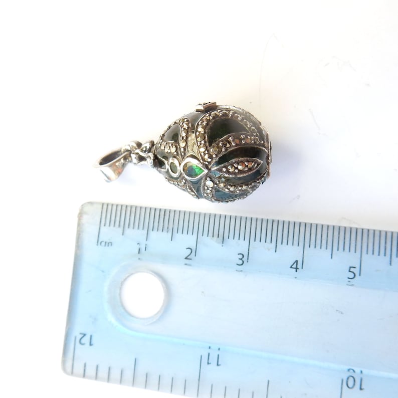 Vintage Sterling Silver Emerald Green Enamel Egg Locket Pendant
