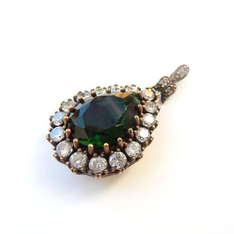 Vintage Sterling Silver Emerald Green Chalcedony Pendant