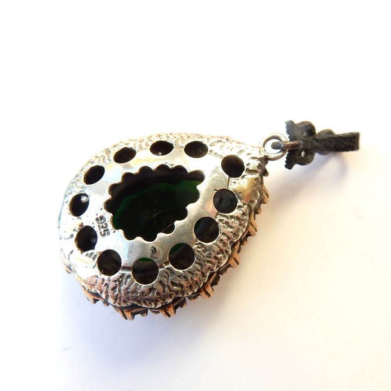 Vintage Sterling Silver Emerald Green Chalcedony Pendant
