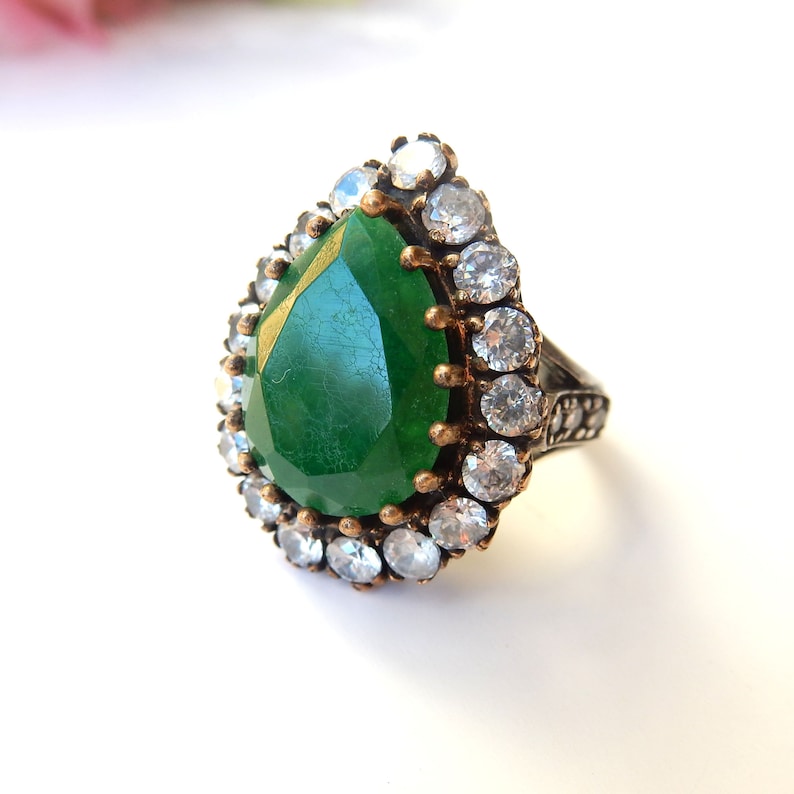 Vintage Solid Silver Green Chalcedony Cocktail Ring US Size 7.5 UK P 1/2